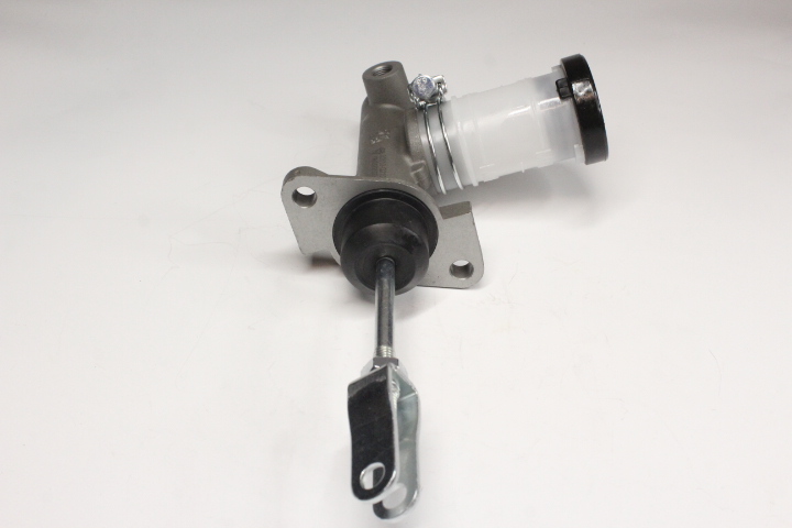 BOMBA DE CLUTCH NISSAN PICK-UP 720 1980-1986