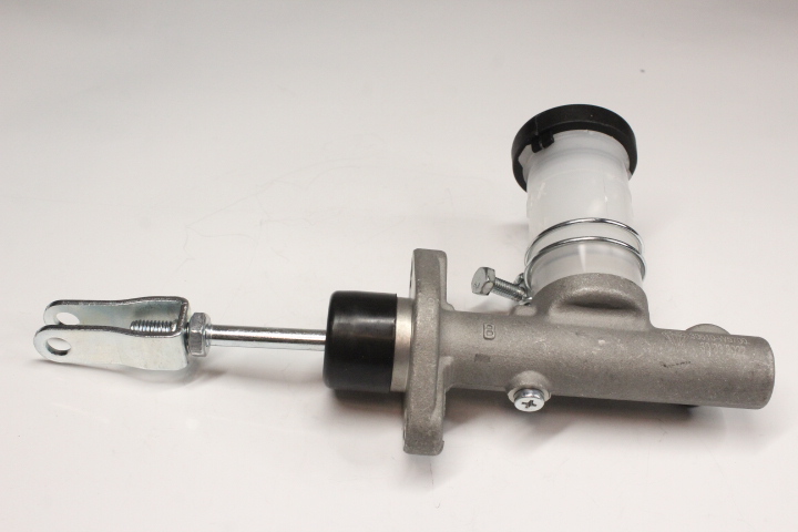 BOMBA DE CLUTCH NISSAN DATSUN 1977-1984