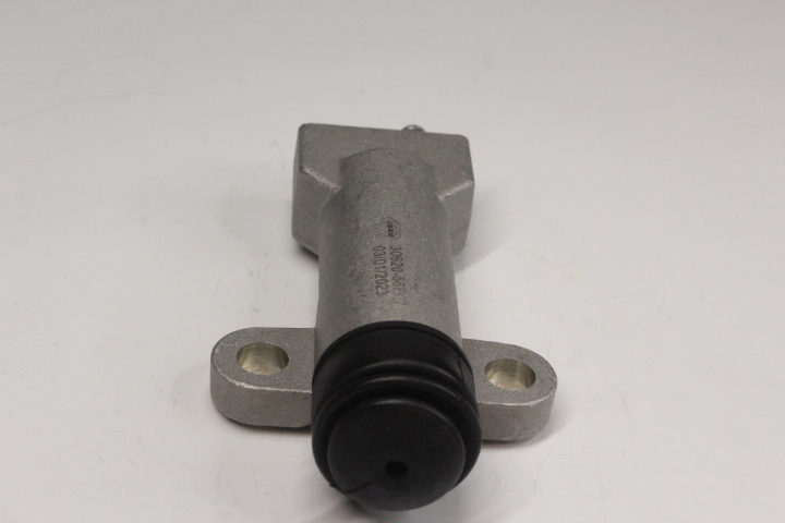 BOMBA DE CLUTCH SECUNDARIA  INFERIOR NISSAN PICK UP D21 11/16 1974-1984